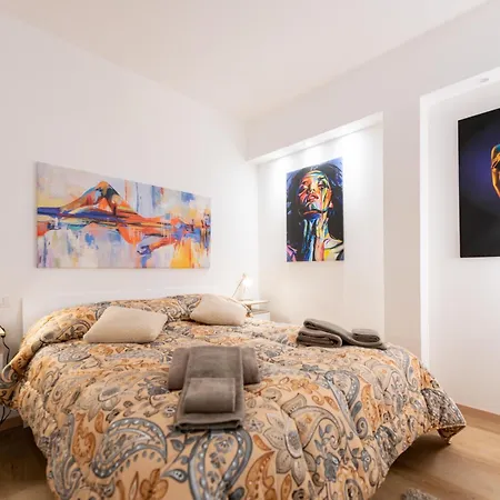 Lady Hana 2 Apartment