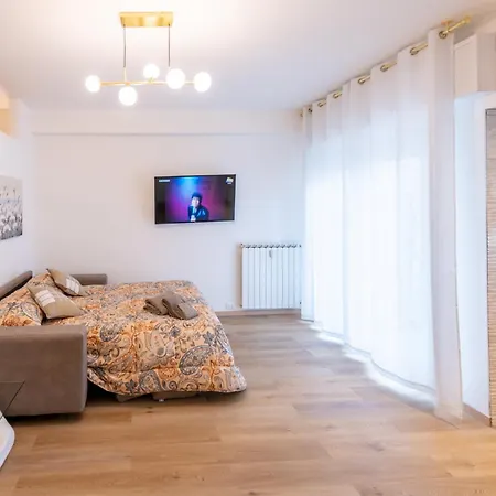 Lady Hana 2 Apartment *