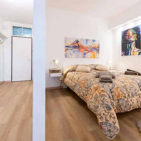 Lady Hana 2 Apartment
